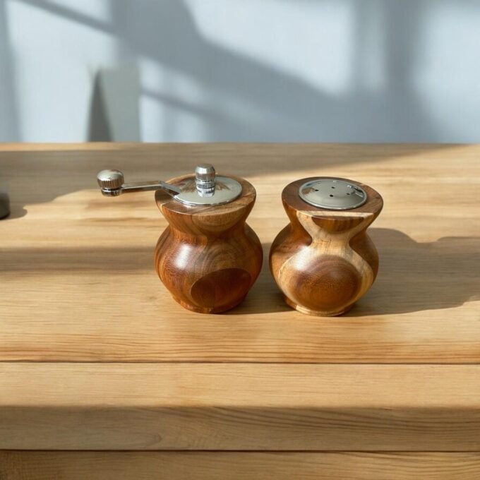 Salt and Pepper set - Acacia Wood